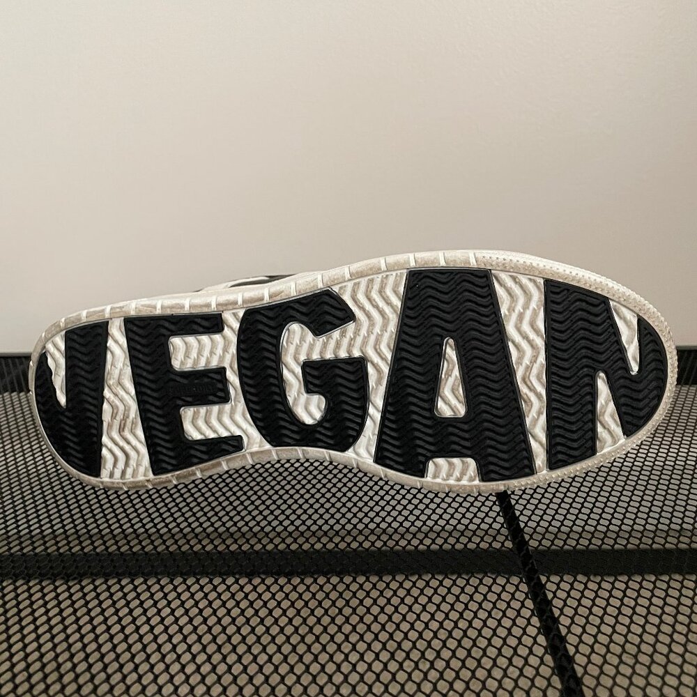 Superdry Vegan Basket Low Top Sneakers - Picture 9 of 12